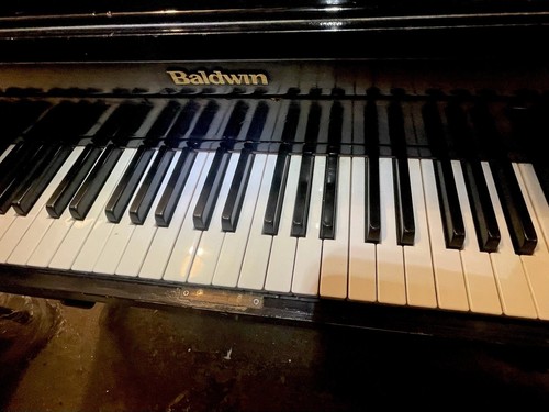 Baldwin upright piano - upright,