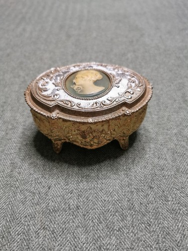 Vintage trinket box oval