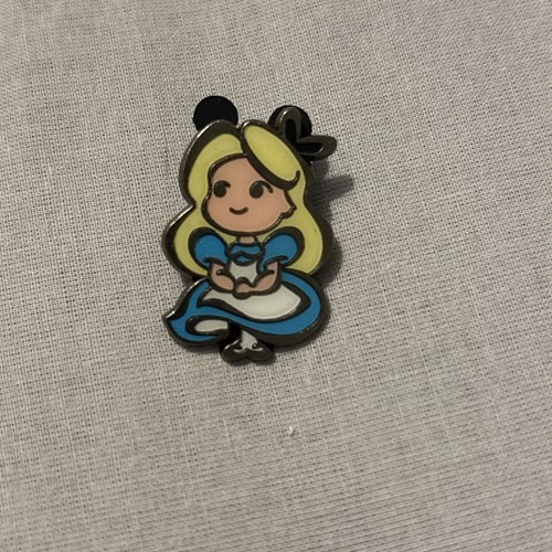 Alice wonderland pin badge - alice,