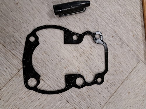 Nos suzuki ts50x cylinder base - nos,