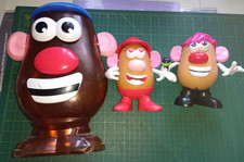 HASBRO 2016 MR POTATO HEAD LARGE STORAGE WITH 3 POTATO HEADS & ACCESSORIES