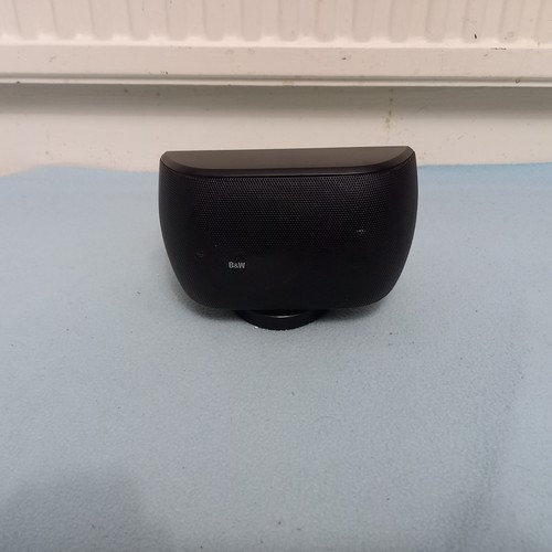 Single 100w black m1 - single, b&w
