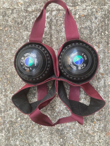 Set two lawn bowling balls - of,