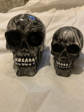 2 Skull Ornaments Marble