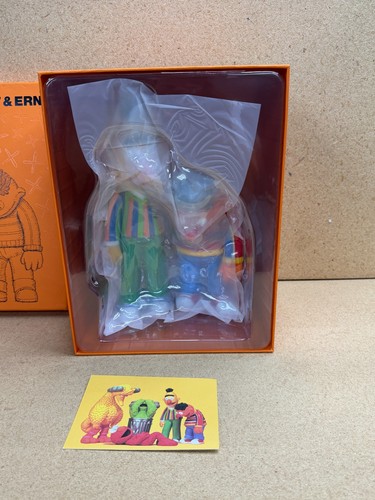 Kaws sesame street bert - ⚡️,