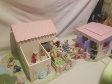 ELC Rosebud Wooden Farm+Stable