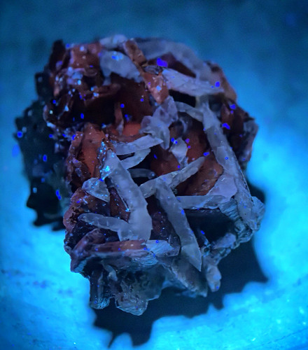Natural bladed gypsum - bladed, /