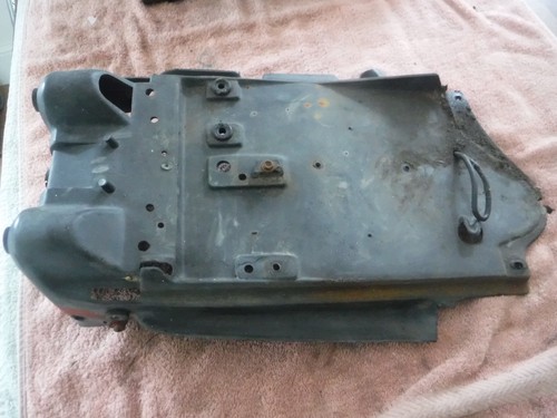 Aprilia 125 98 undertray - 125,