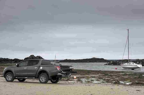 Mitsubishi l200 double cab - mitsubishi,