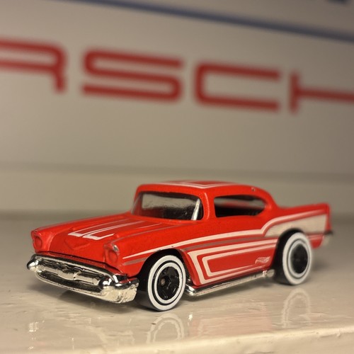 Hot wheels chevy red - '57,