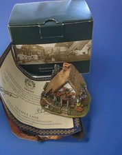 Lilliput Lane Roses Are Red