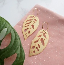 Gold Monstera Obliqua Leaf
