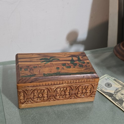 Hand carved wooden trinket - trinket, box
