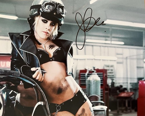Pink alecia beth moore - pink,