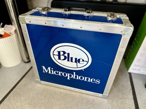 Blue cactus microphone very - microphone,