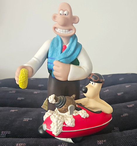 Wallace gromit figurine - wallace,
