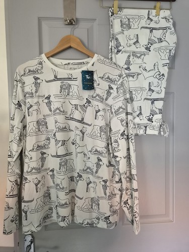 Skiing dogs pyjamas set - dogs,