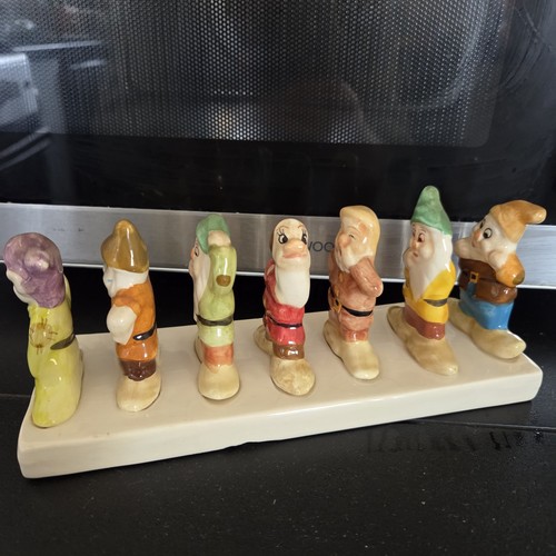 Snow white the seven dwarfs - snow,