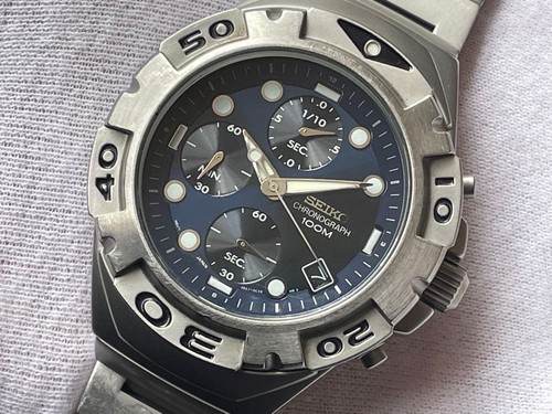 Seiko chronograph v657 0b70 - seiko,