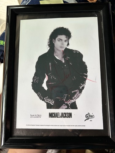 Framed michael jackson - b&w,