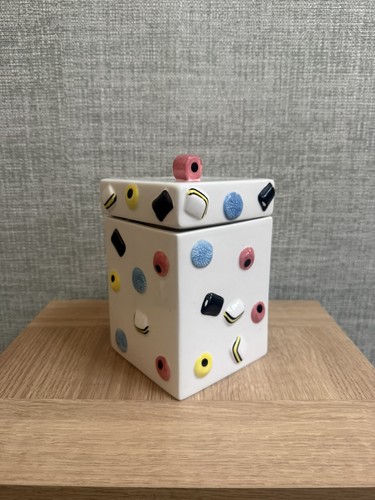 Rectangular retro liquorice - retro,