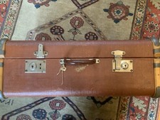 VINTAGE BROWN SUITCASE /