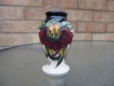 MOORCROFT    ANNA LILY PATTERN