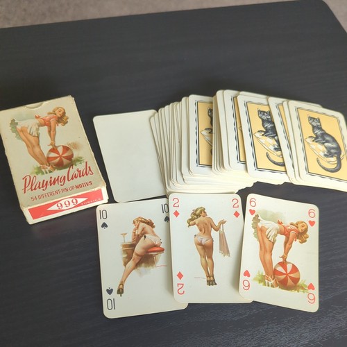 Pin motivs playing cards - pin-up,