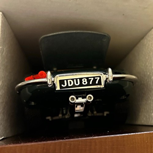 Bburago gold jaguar - bburago,