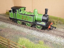 Mainline 00 Gauge LNER Class J72 Steam Tank Loco no 581  0-6-0T in LNER Green