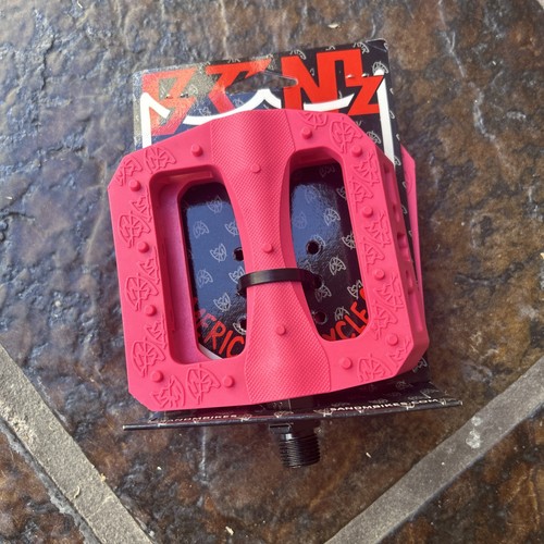 Twisted pro pedals hot - twisted,