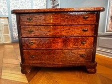 Dolls house miniature 1:12