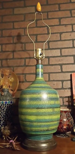 Textured lava glaze - 34",