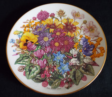 ROYAL KENDAL FLOWERS OF THE SEASON COLLECTION - THE BLOOMS OF AUTUMN WALL PLATE
