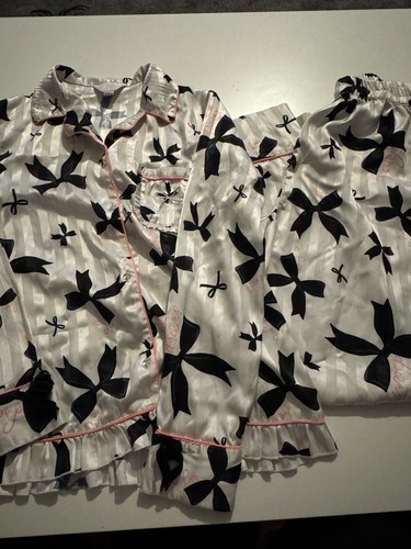 Girls frill and - frill,