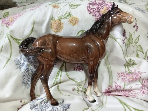 Beswick swish tail horse