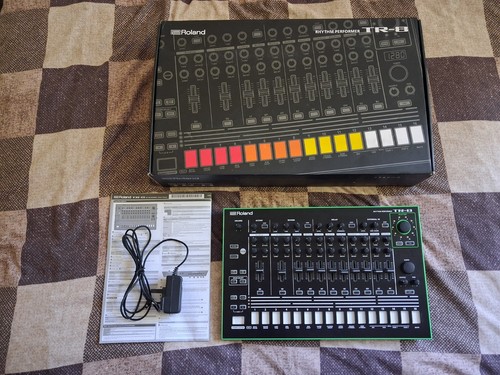 Roland aira rhythm - roland, tr-8