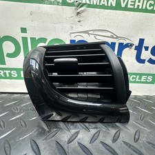 TOYOTA HILUX MK8 Pick-up N1 Dashboard Air Vents 55660-KK140 2.8L Diesel 31239969