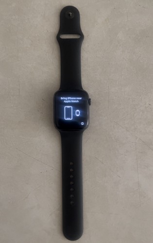Apple black silicone band - apple,