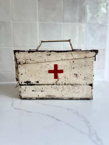 Vintage ammo box first aid - ammo,