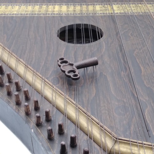 Antique fretless chord zither - antique,