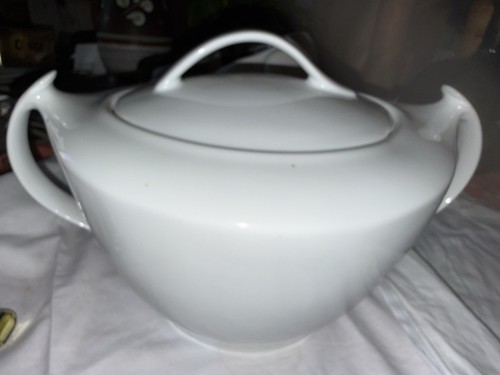 White soup toureen with - toureen,