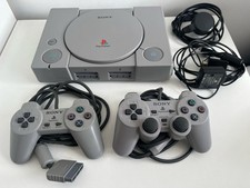 playstation 1 console + 2 Controllers 