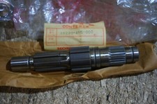 HONDA GENUINE CX500 GL500 GEARBOX COUNTER SHAFT 23220-415-000 NOS