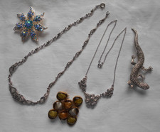 VINTAGE COSTUME JEWELLERY LOT