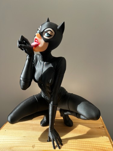 Catwoman fan art crouching - catwoman,