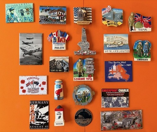 Souvenir fridge magnet - -, war