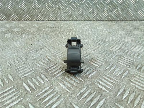 7423202550 right front window - right,