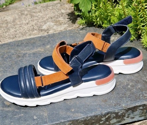 Lotus navy white - and, tan