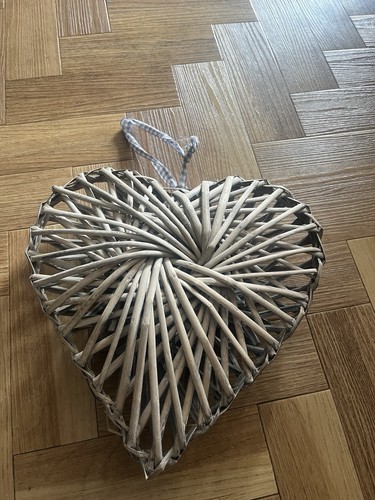 Driftwood heart wall hanging - heart,